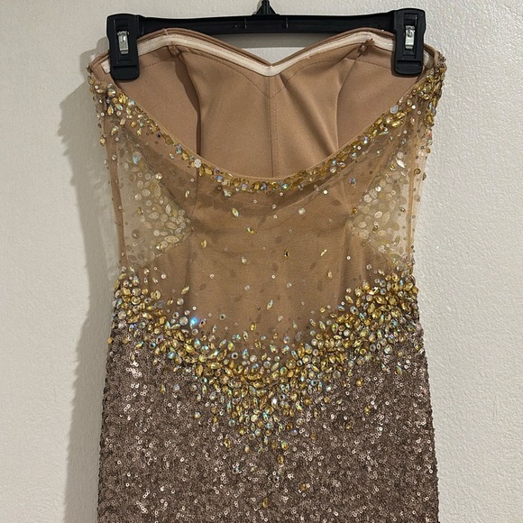 Bronze gold sparkly gown - Picture 4 of 11